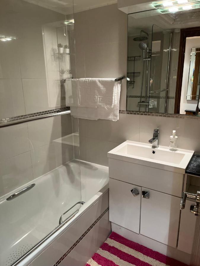 Stunning 1 Bedroom In Stunning Location - Mayfair Area ロンドン エクステリア 写真